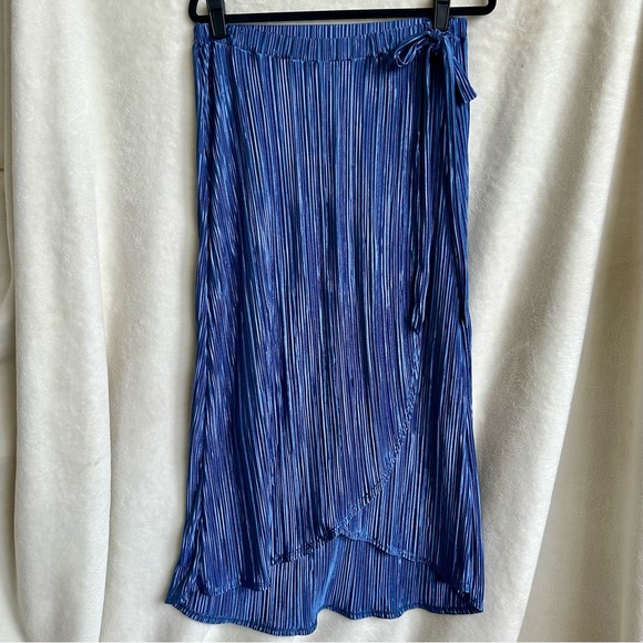 Green Envelope Dresses & Skirts - ASOS Green Envelope Blue Pleated Envelope Tulip Hem Faux Wrap Skirt‎ Size Large